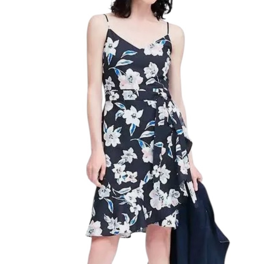 Banana Republic Ruffled Faux Wrap Dress 16
Floral Belted Resort Vacation Cruise - Picture 12 of 12